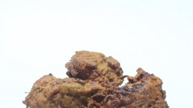 Pakora veya Pakoda, geleneksel ve popüler bir Hint vejetaryen atıştırmalığı.