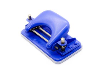 Beyaz arkaplanda kağıt yumruklama makinesi resmi