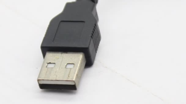 Usb Кабель Изолирован Белом Фоне — стоковое видео