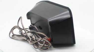Beyaz arkaplanda elektrik hoparlörü