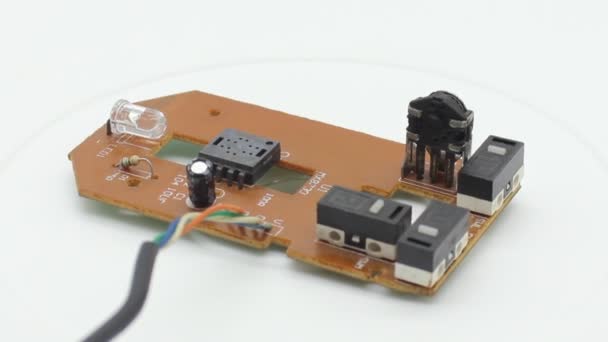 Mouse Computador Quebrado Fundo Branco — Vídeo de Stock