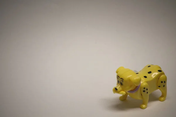 Brinquedo Cão Amarelo Isolado Fundo Branco — Fotografia de Stock