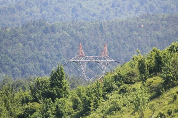 스마트 그리드에 연결된 지역의 고출력 전신주 에너지 에너지 에너지 에너지 — 스톡 사진