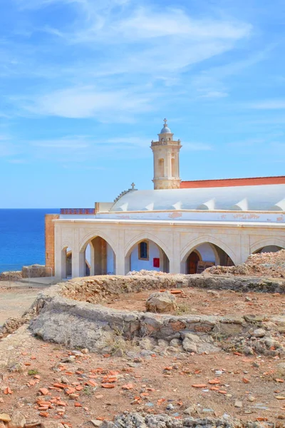 Imagem vertical do Mosteiro Apostolos Andreas no norte de Chipre — Fotografia de Stock