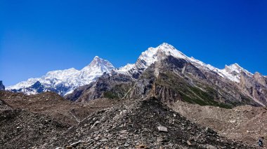 Masherbrum dağ tepe Goro II kampında bir sabah, K2 Base Camp, Pakistan.