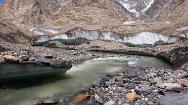 Masherbrum dağ tepe Goro II kampında bir sabah, K2 Base Camp, Pakistan.
