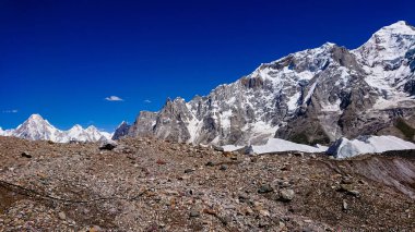 Masherbrum dağ tepe Goro II kampında bir sabah, K2 Base Camp, Pakistan.