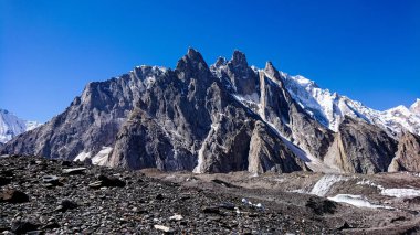 Masherbrum dağ tepe Goro II kampında bir sabah, K2 Base Camp, Pakistan.