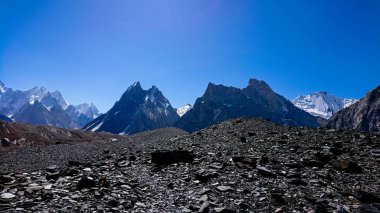 Masherbrum dağ tepe Goro II kampında bir sabah, K2 Base Camp, Pakistan.