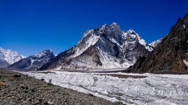 K2 ve Concordia karakurum Dağları Pakistan üzerinden geniş tepe