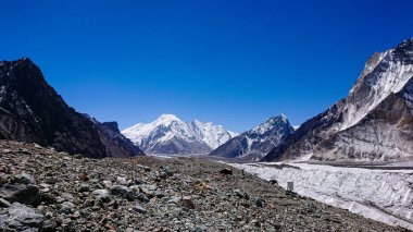 K2 ve Concordia karakurum Dağları Pakistan üzerinden geniş tepe