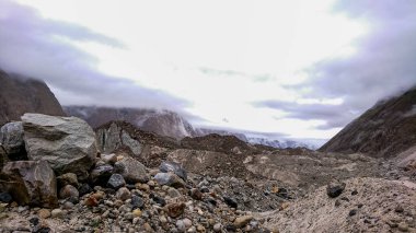 Masherbrum dağ tepe Goro II kampında bir sabah, K2 Base Camp, Pakistan.