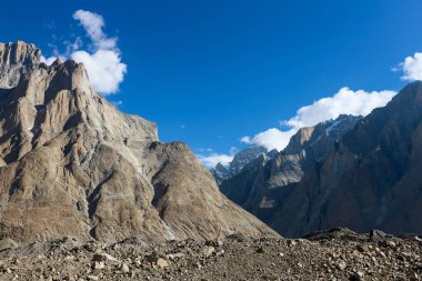 Büyük trango tower adlı Khobutse kamp, K2 trek, Pakistan,