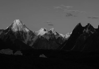 K2 ve Concordia karakurum Dağları Pakistan üzerinden geniş tepe