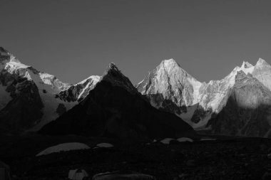 K2 ve Concordia karakurum Dağları Pakistan üzerinden geniş tepe