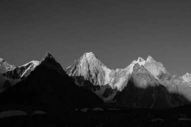 K2 ve Concordia karakurum Dağları Pakistan üzerinden geniş tepe