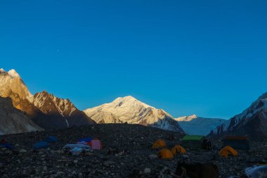 K2 ve Concordia karakurum Dağları Pakistan üzerinden geniş tepe