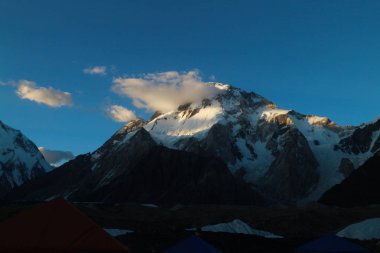 K2 ve Concordia karakurum Dağları Pakistan üzerinden geniş tepe