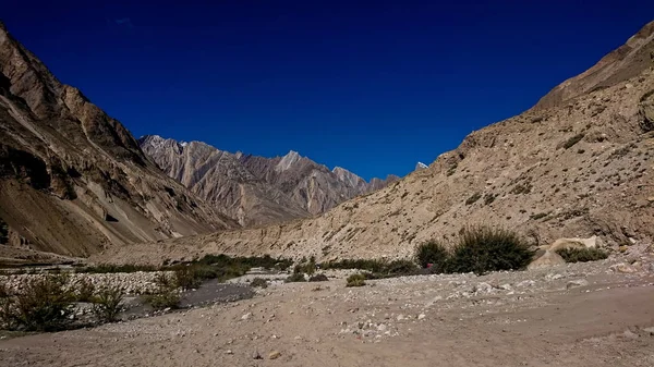 Trekking Entlang Des Braldu Flusses Karakorum Gebirge Norden Pakistans Landschaft — Stockfoto