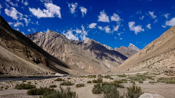 Trekking Entlang Des Braldu Flusses Karakorum Gebirge Norden Pakistans Landschaft — Stockfoto