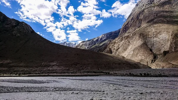 Braldu 파키스탄 파키스탄 카라코람 범위에서에서 프리의 트레킹 코스에서에서 Karakorum 산에서 — 스톡 사진