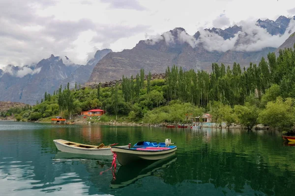 Boat Kachula Lake Skardu Gilgit Baltistan Lower Kachula Lake Autumn — Stock Photo, Image