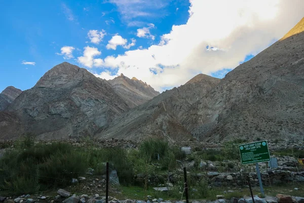 Paisaje Del Sendero Trekking Cordillera Karakoram Trekking Largo Del Río — Foto de Stock