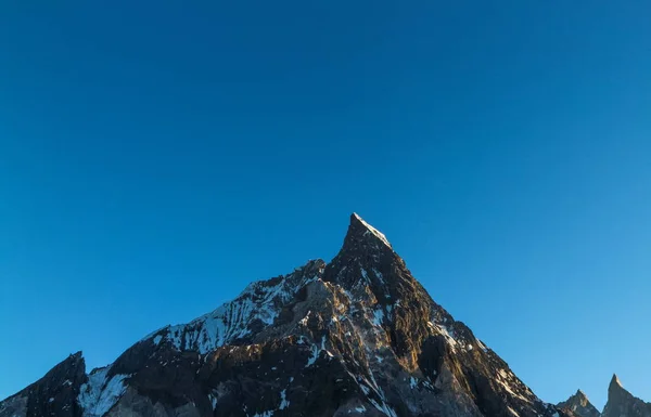 Infuła Szczyt Karakorum Widokiem Zachodu Słońca Obozu Concordia Base Camp — Zdjęcie stockowe