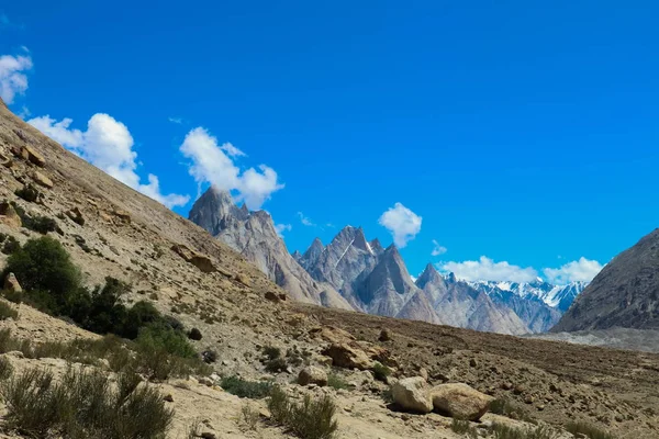 Krajobraz Trasa Trekking Karakorum Trekking Wzdłuż Rzeki Braldu Góry Karakorum — Zdjęcie stockowe