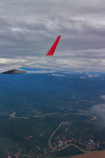 Blick Aus Dem Flugzeug Über Den Berg Und Den Mekong — Stockfoto