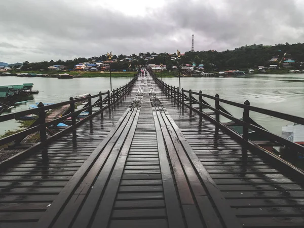 Ponte Del Lunedì Legno Sangkhlaburi Provincia Kanchanaburi Thailandia — Foto Stock