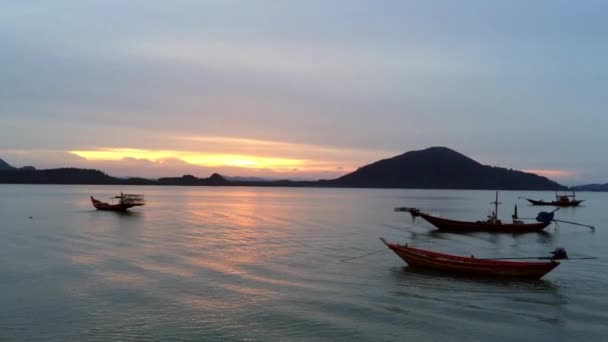 Prachtige Zonsondergang Aan Zee Bij Koh Pitak Chumphon Provincie Gelegen — Stockvideo