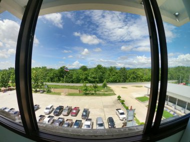 Otoparkın yüksek açılı veiw 'i