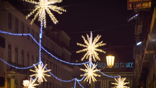 Lisbon Portugal Yellow Stars Christmas Decorations Downtown Lisbon Mall Armazens — стоковое видео