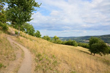 Kötü Staffelstein kasaba Bavyera, bölge üst Franconia, Almanya yakınındaki Masa Dağı Staffelberg görüntüleyin