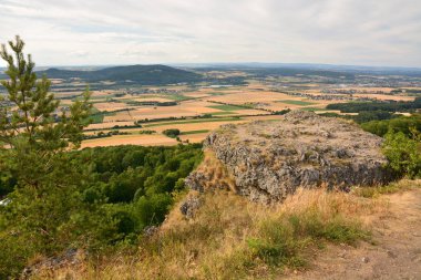 Kötü Staffelstein kasaba Bavyera, bölge üst Franconia, Almanya yakınındaki Masa Dağı Staffelberg görüntüleyin
