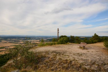Kötü Staffelstein kasaba Bavyera, bölge üst Franconia, Almanya yakınındaki Masa Dağı Staffelberg görüntüleyin