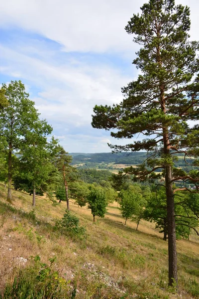 Kötü Staffelstein kasaba Bavyera, bölge üst Franconia, Almanya yakınındaki Masa Dağı Staffelberg görüntüleyin