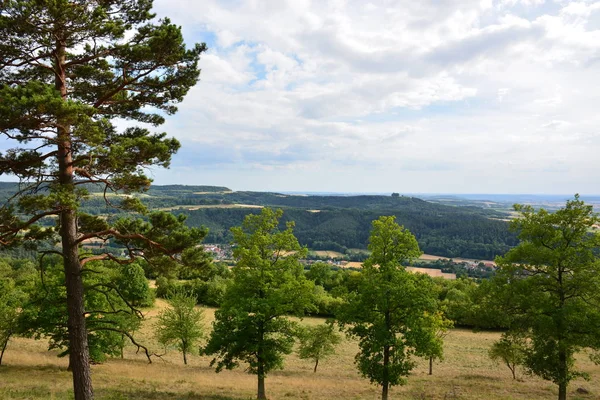 Vista Sobre Montanha Mesa Staffelberg Perto Cidade Bad Staffelstein Baviera — Fotografia de Stock