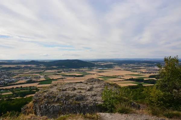 Vista Sobre Montanha Mesa Staffelberg Perto Cidade Bad Staffelstein Baviera — Fotografia de Stock