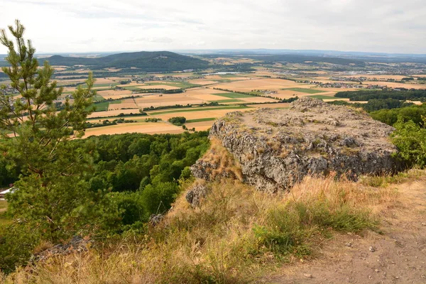 Vista Sobre Mesa Montaña Staffelberg Cerca Ciudad Bad Staffelstein Baviera —  Fotos de Stock