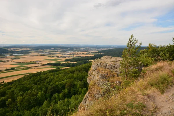 Vista Sobre Montanha Mesa Staffelberg Perto Cidade Bad Staffelstein Baviera — Fotografia de Stock