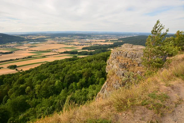 Vista Sobre Mesa Montaña Staffelberg Cerca Ciudad Bad Staffelstein Baviera —  Fotos de Stock