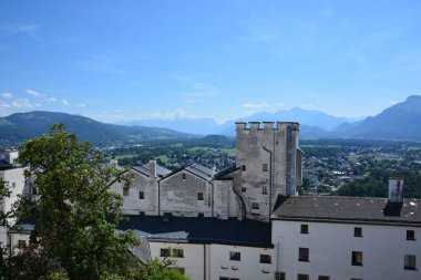 Salzburg, Avusturya - Avusturya'nın tarihi Salzburg şehrindeki Festung Hohensalzburg kalesini görüntüleyin