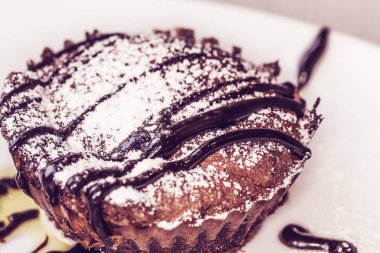 sıcak çikolatalı puding, sıcak çikolata ile fondan 