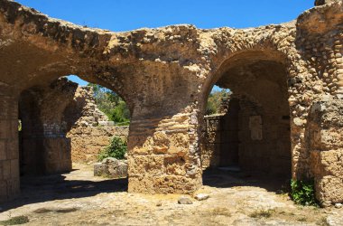 Yaz aylarında Tunus Carthage sular altında Harabeleri