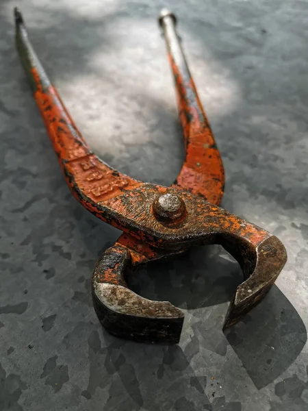 Metal çekiç, çerçeveler, Metal arka plan eldiven