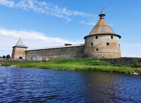 Shlisselburg, Rusya - 30 Haziran 2019: Tarihi kale Oreshek eski bir Rus kalesidir. Shlisselburg Kalesi