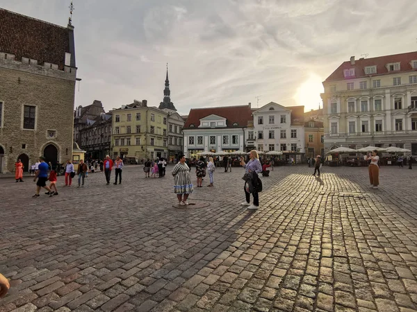 Vista superior da cidade velha de Tallinn. Praça Raekoja — Fotografia de Stock