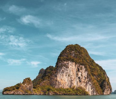 Tayland Körfezi 'nde kaya ve ada oluşumları